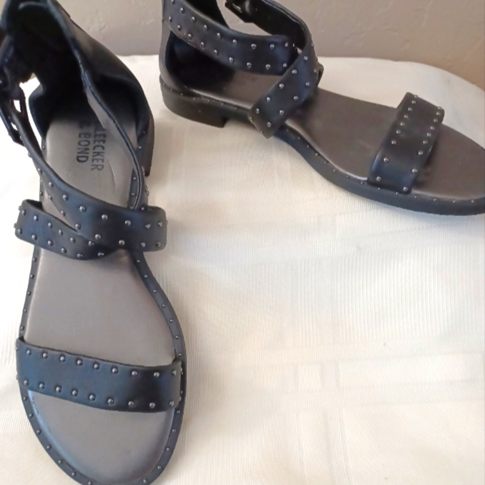 Bleeker and Bond, Black, Sm. Studs Sandals. Sz 6m.